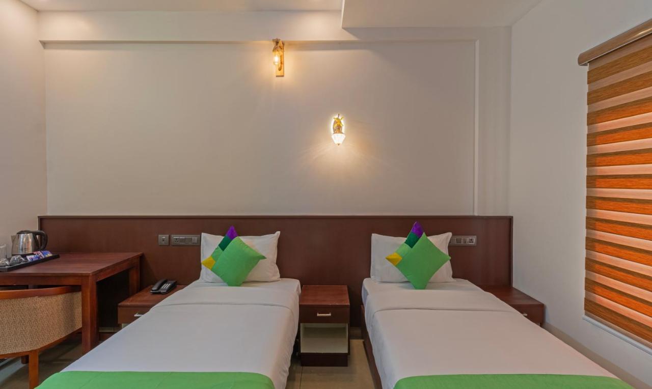 Treebo Amigos Residency Cochin Airport Hotel Kochi Екстер'єр фото