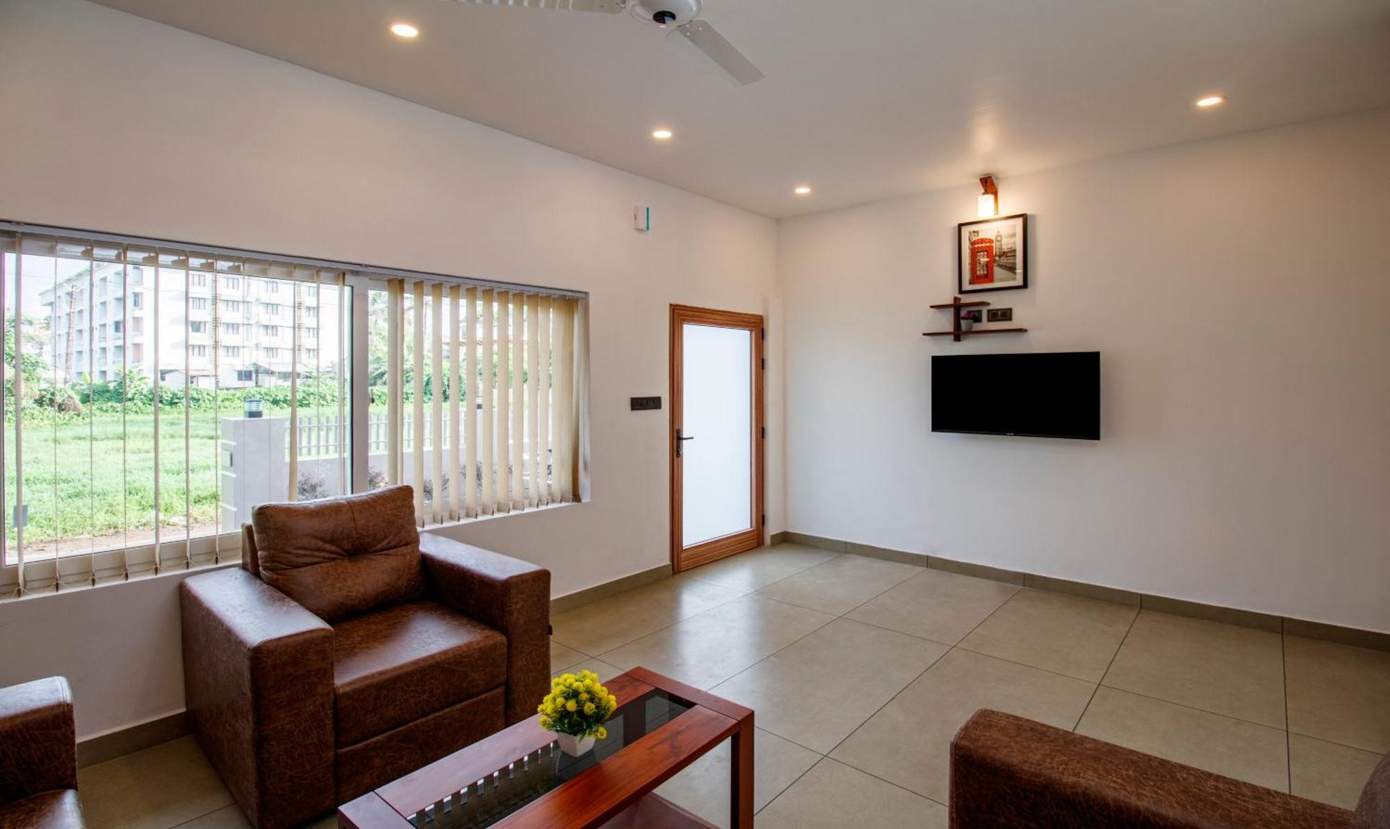 Treebo Amigos Residency Cochin Airport Hotel Kochi Екстер'єр фото