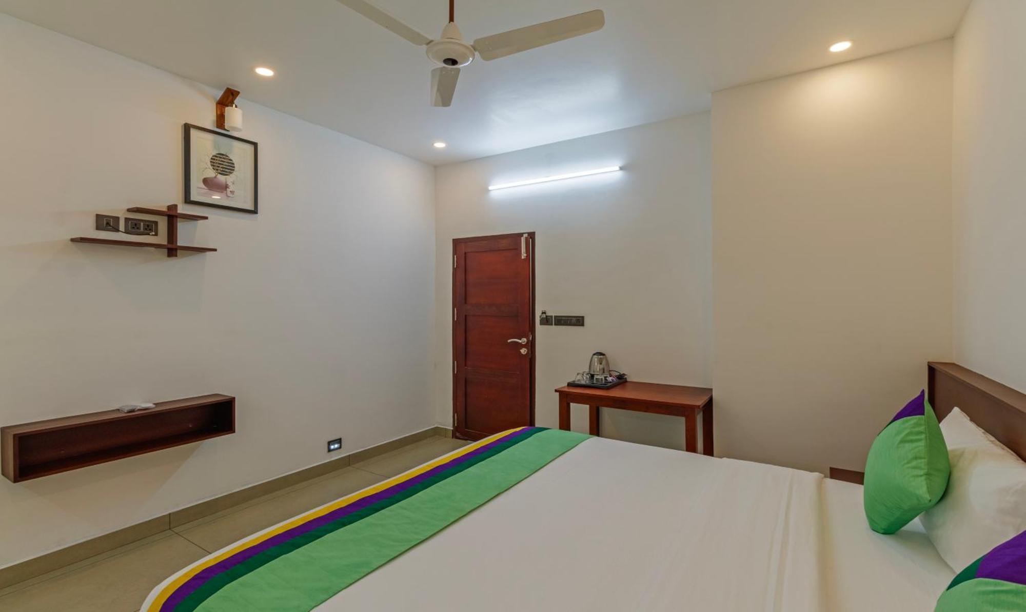 Treebo Amigos Residency Cochin Airport Hotel Kochi Екстер'єр фото