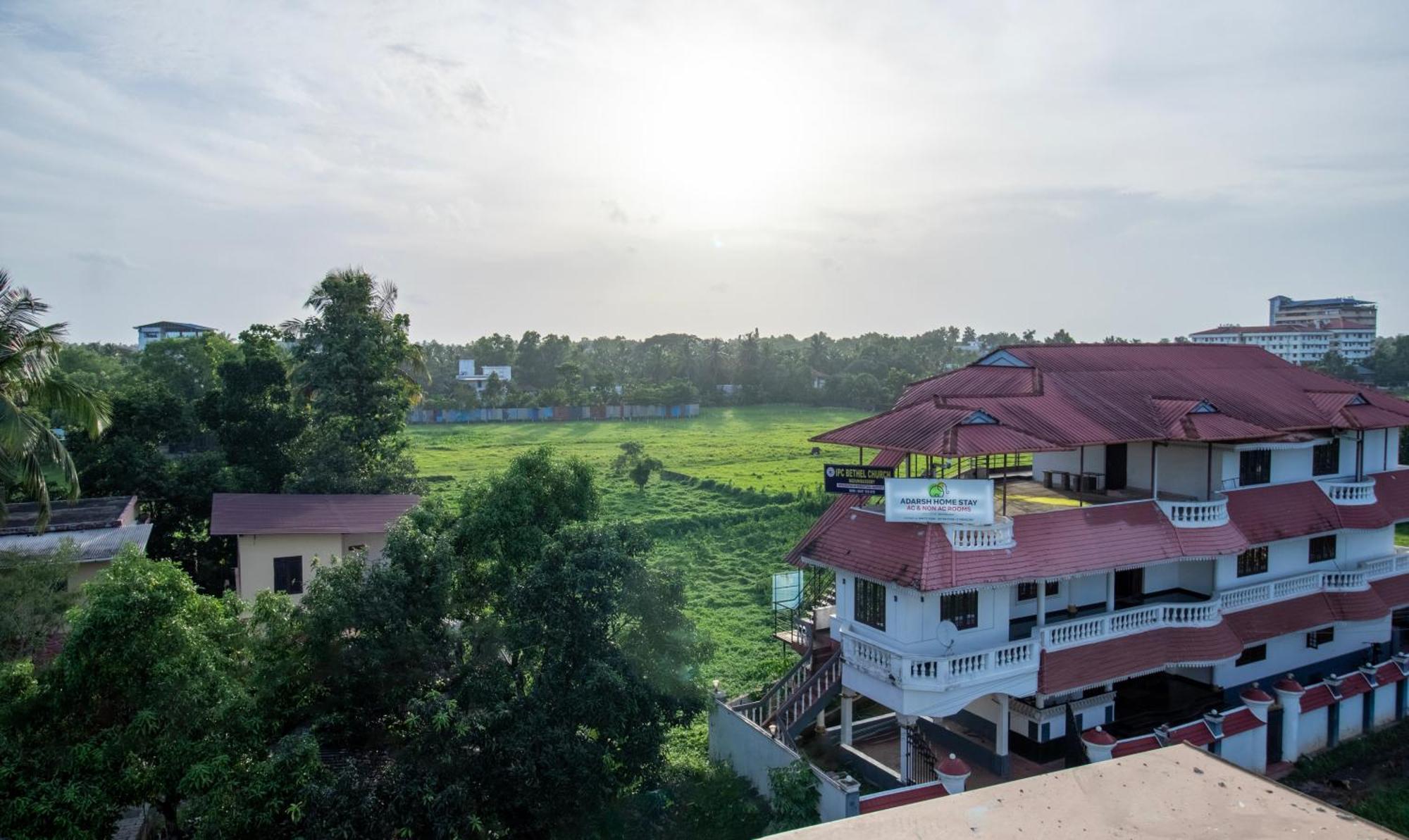 Treebo Amigos Residency Cochin Airport Hotel Kochi Екстер'єр фото